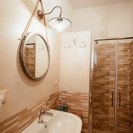 Il Mare In Stanza 3* 奥托纳